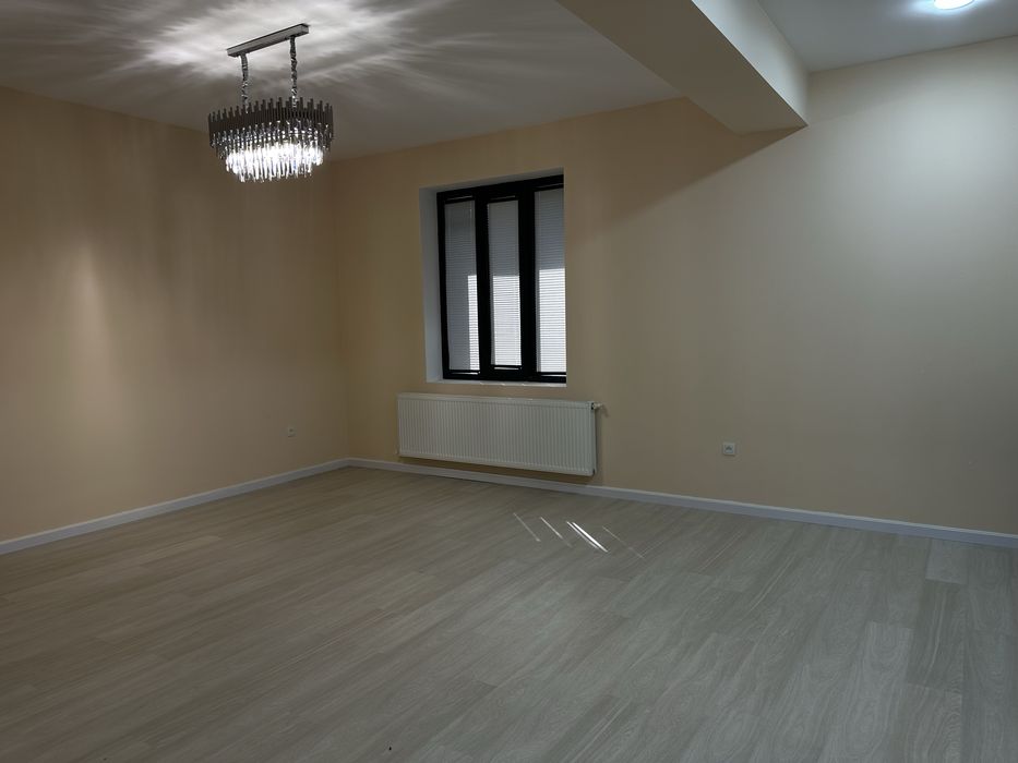 Продаётся квартира на Шойхонтахйр район ор.Уччинор