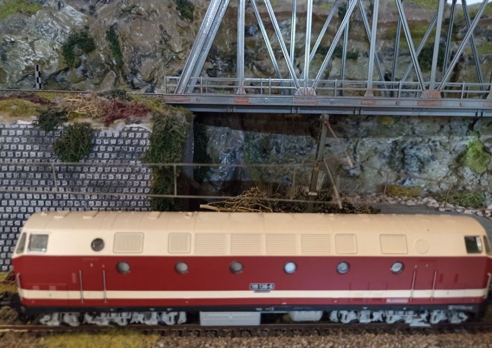 Locomotiva diesel BR 119

Model din gama Piko Expert.

In realitate,