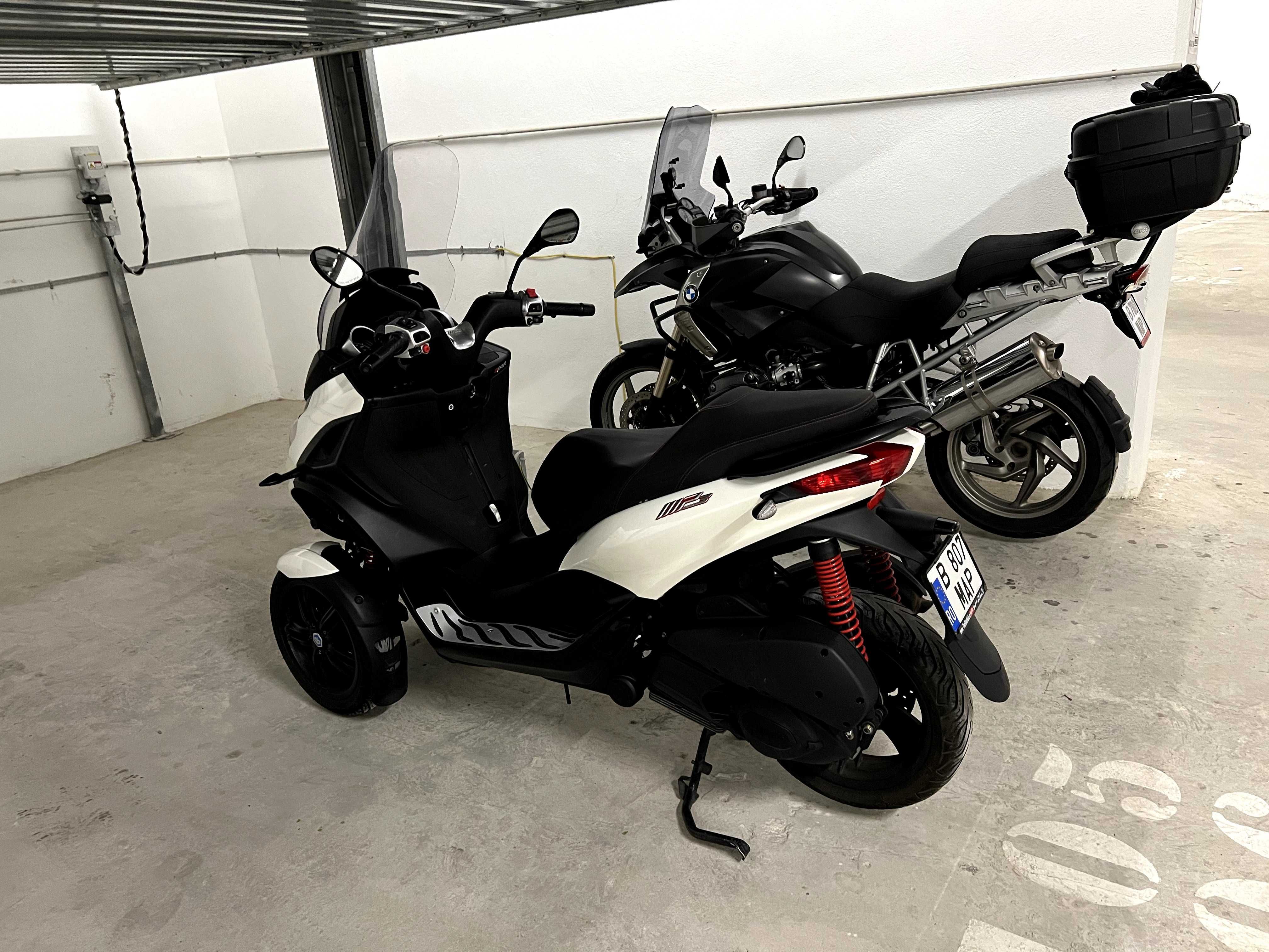 Scuter Piaggio MP3 300 Hpe Sport | Permis Categoria B