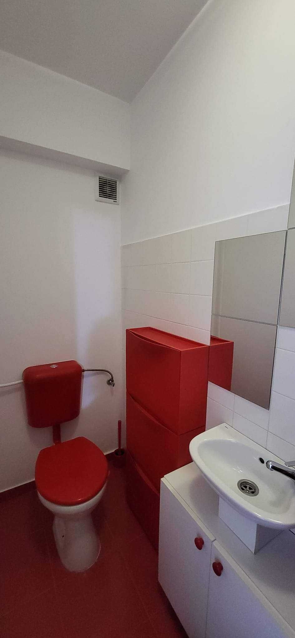 Inchiriez apartament spatios 3 camere