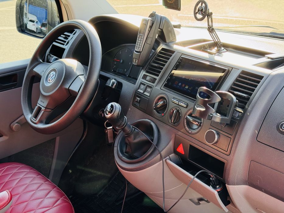 VW Transporter T5,1.9TDI,3 locuri,AC,Webasto,carlig,proprietar,piele !