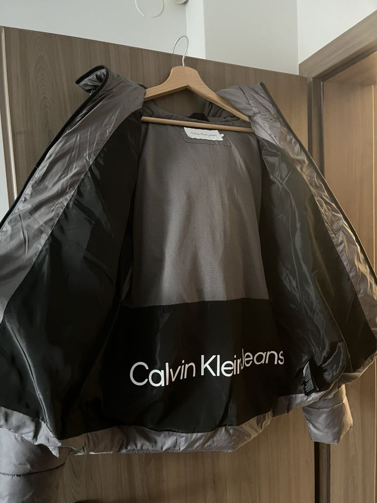 Зимно яке Calvin Klein Jeans