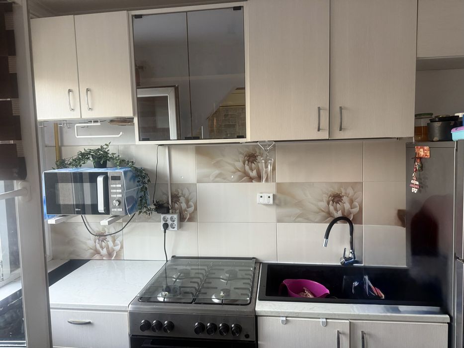 Vând apartament sau schimb cu casa