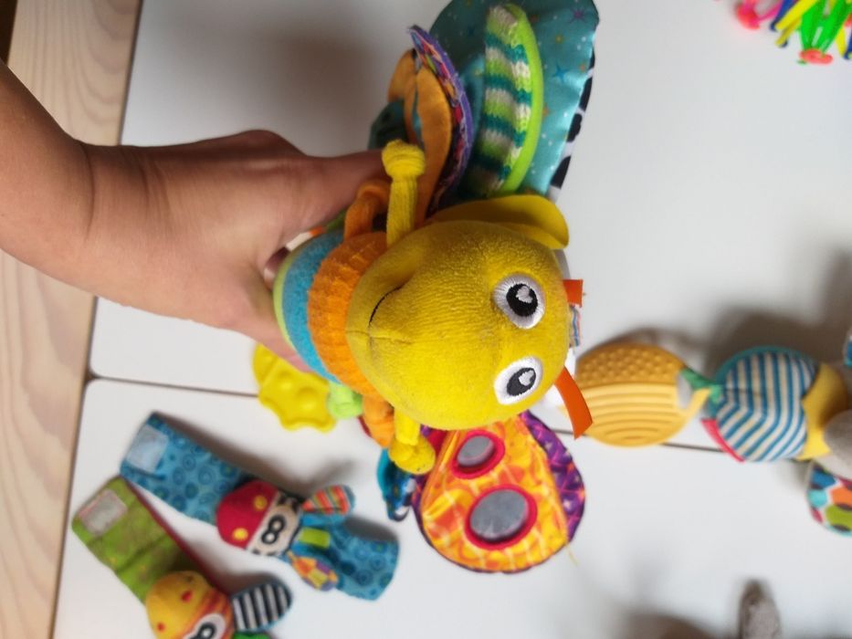 Set 3 jucarii premiate pentru bebelusi (0-18 luni)