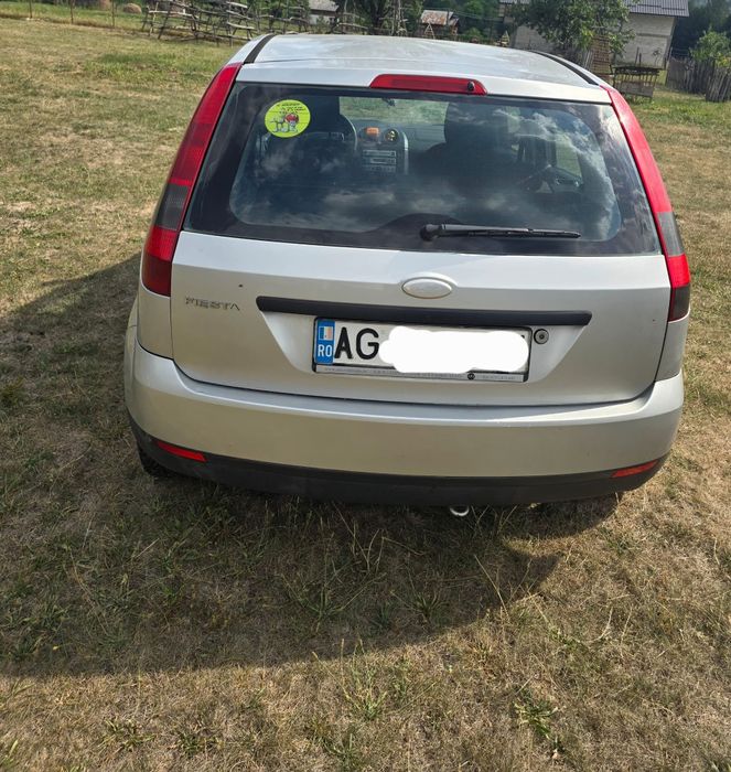 Vând Ford Fiesta 1.4