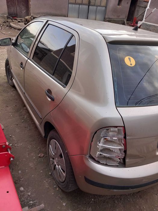 Vand Skoda Fabia 1.2 benzina 2006 pt rabla sau piese