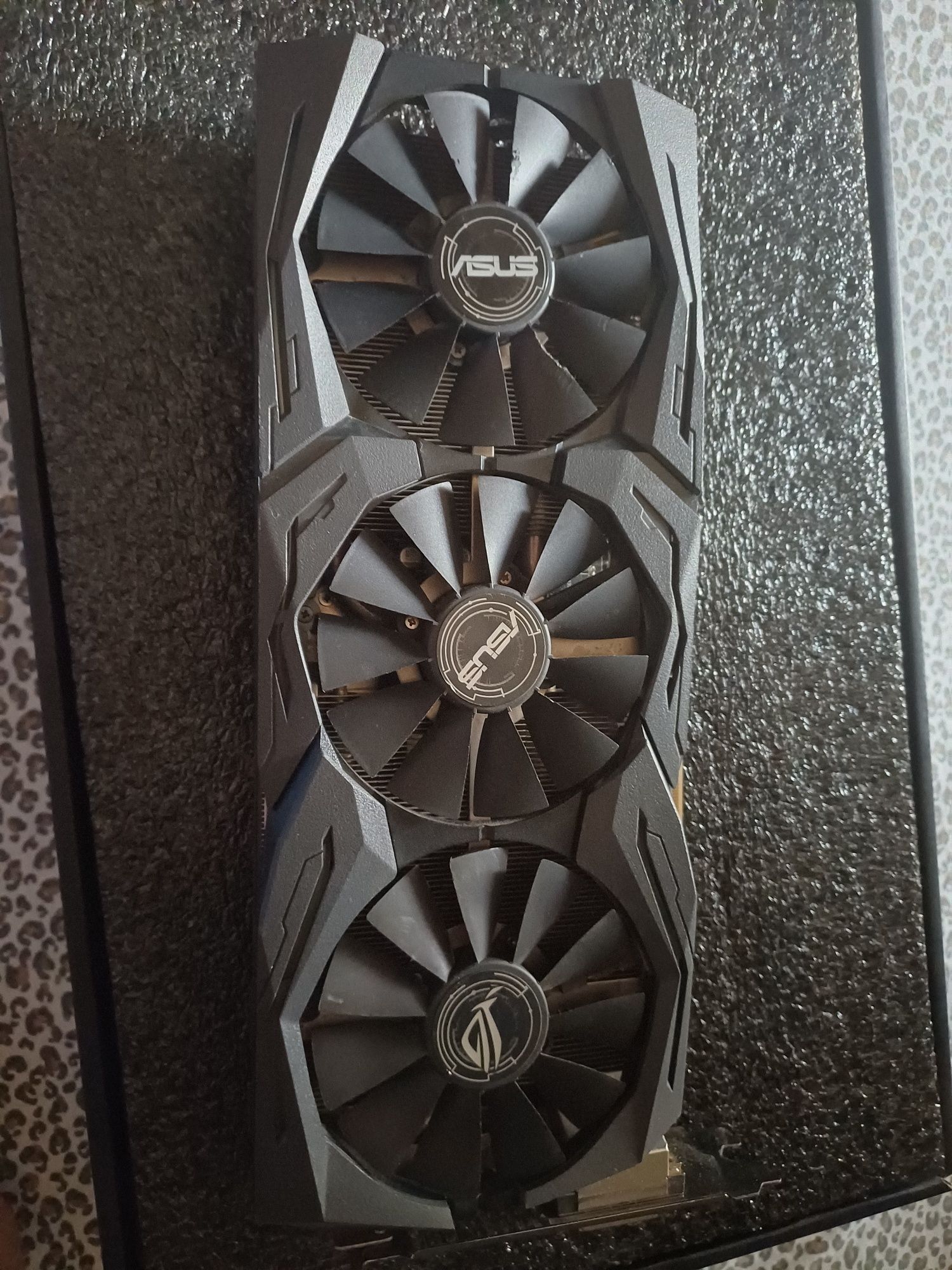 GTX 1070 8gb rog strix ,defecta
