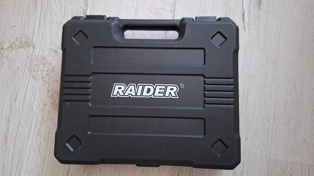 Акумулаторна бормашина RAIDER RD-CDL09T