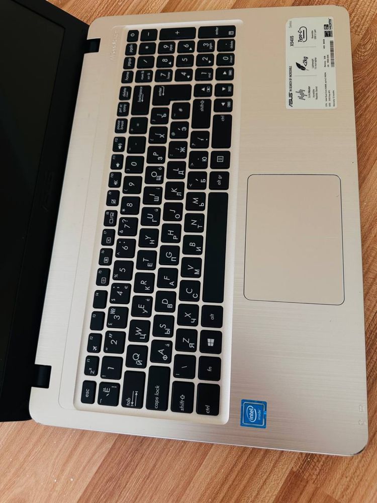 Notebook asus holati ideal