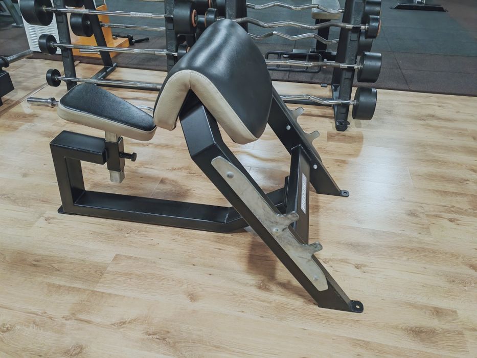 Bancă Scott biceps PRECOR Icarian line, sali fitness, culturism