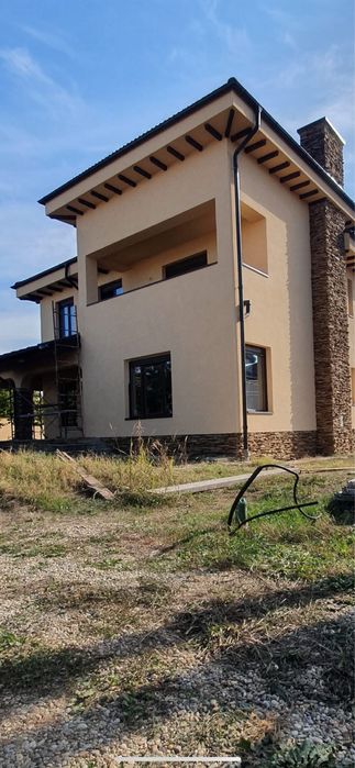 Izolati fatada cu polistiren sau vata (tecuiala decorativa)