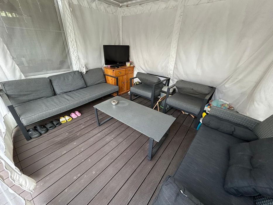 Vând pergola aluminiu cu set mobilier , curte, mobilier de lemn masiv