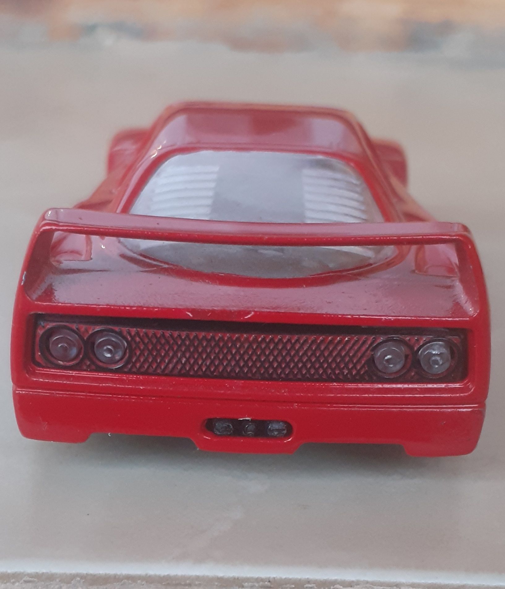 Продавам Ferrari F40, мащаб 1/43