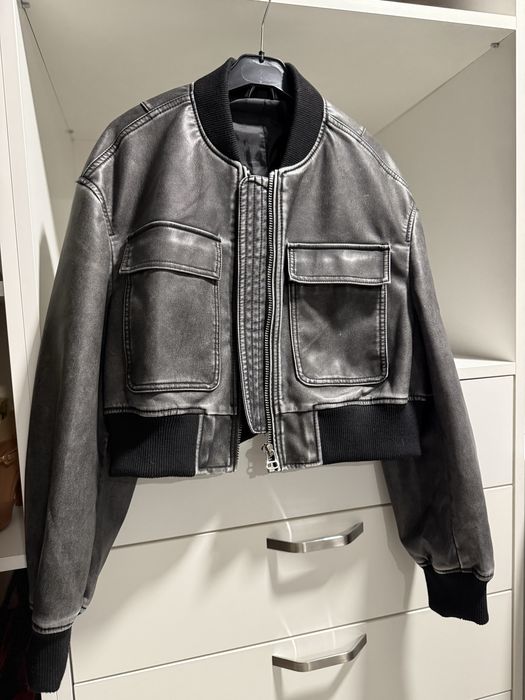 Късо дамско кожено яке