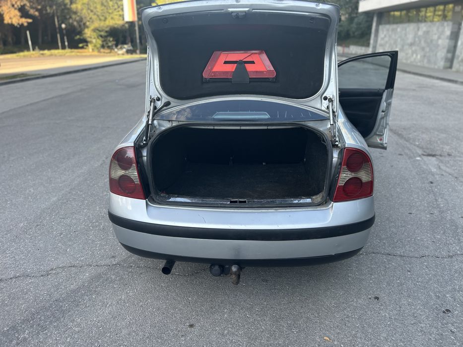 Pasat B5 1.9 131hp всичко и е платено колата е със сервизна книжка