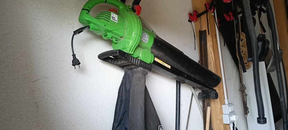 Suflantă aspirator frunze Grizzly Germania