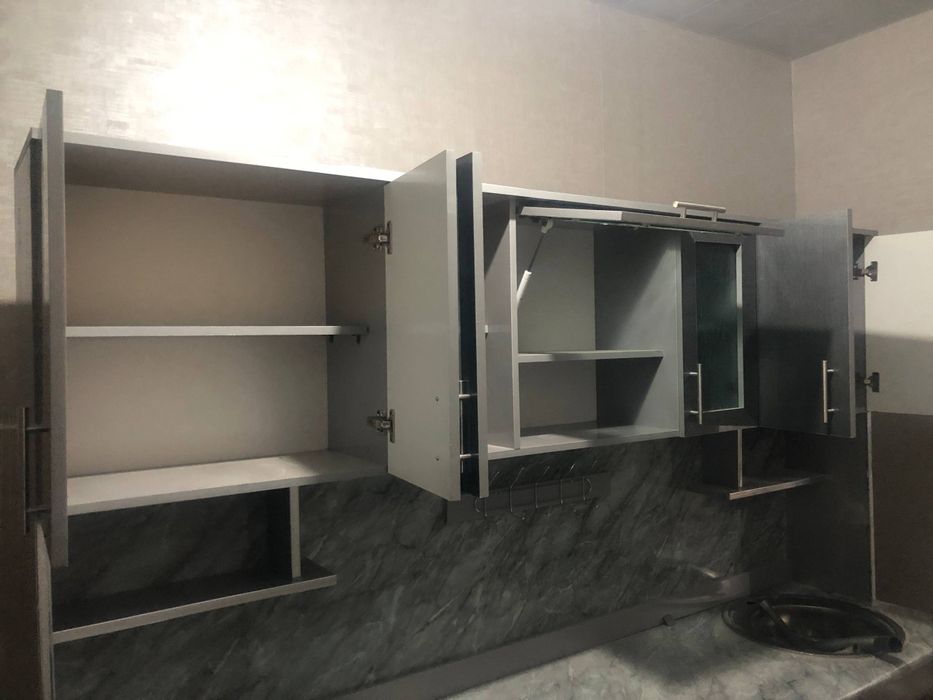 Oshxona mebel sotiladi