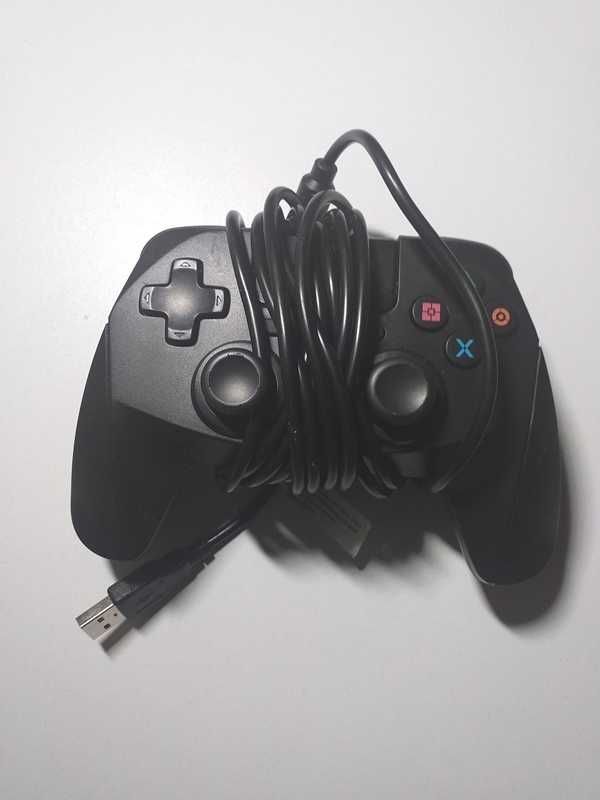 Controller cu fir pentru PS3 - Snakebyte - Gri sau Negru