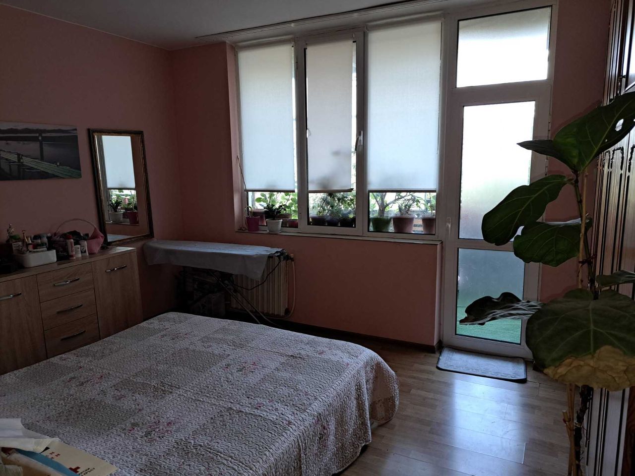 Дава се под наем Двустаен апартамент в Айтос - 86 кв.м за 125000 € - Снимка #2