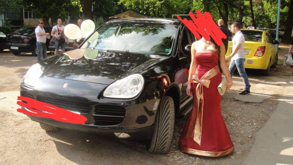 Абитуриентска рокля