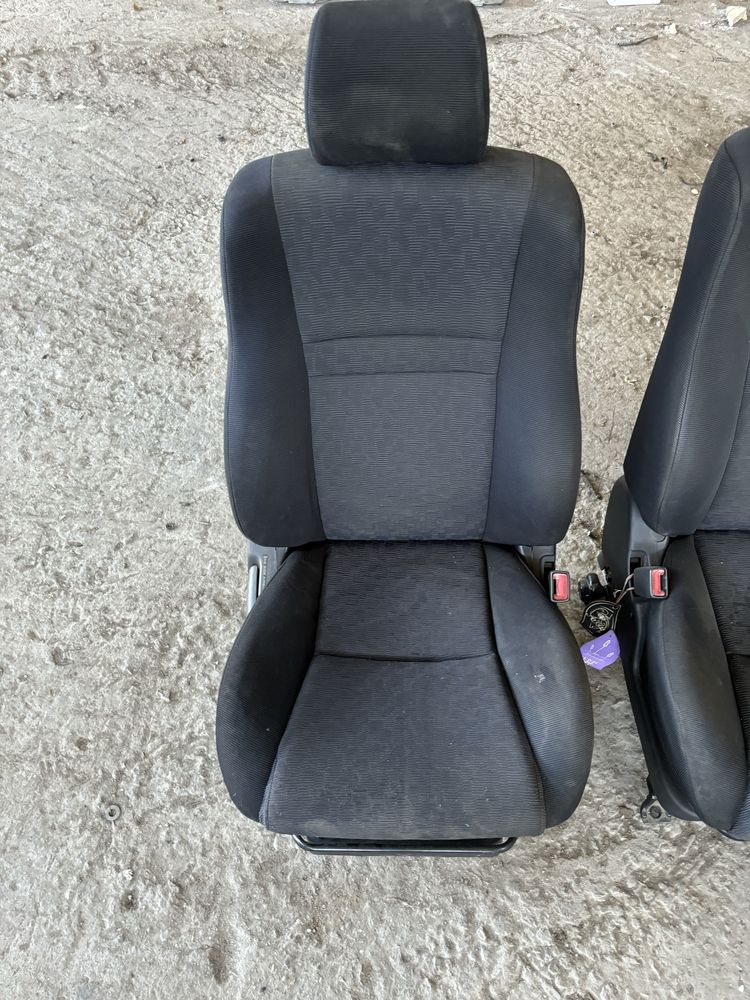 Toyota Corolla седалки  предни
