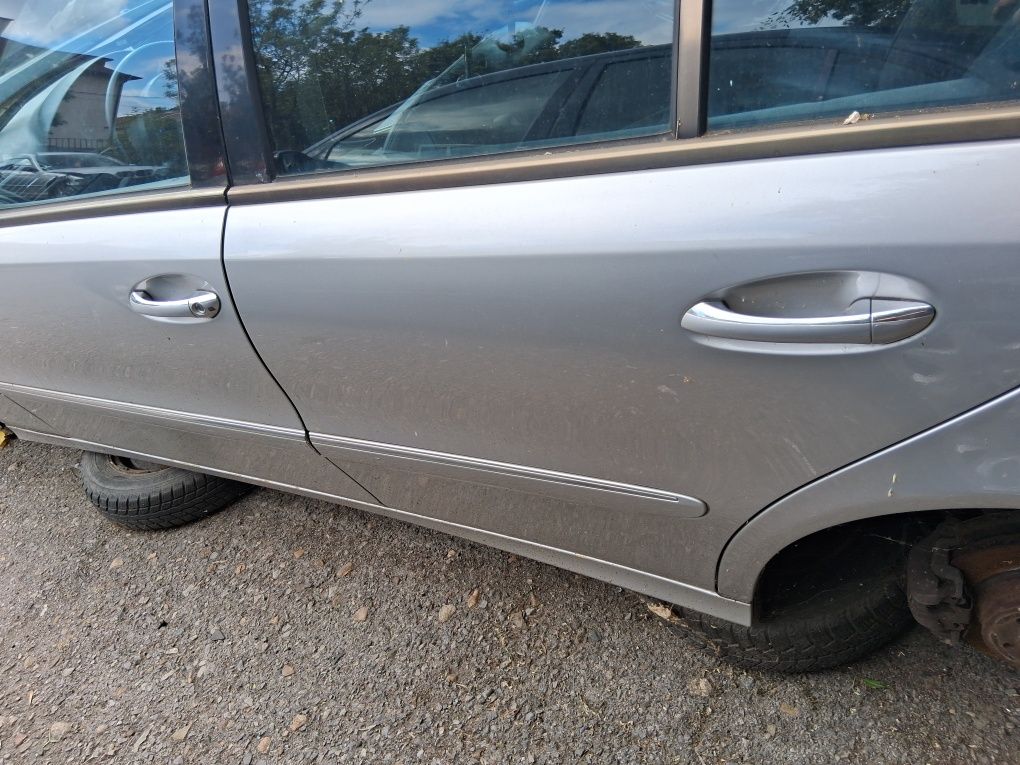 Врати от Mercedes е класа w211 комби 744