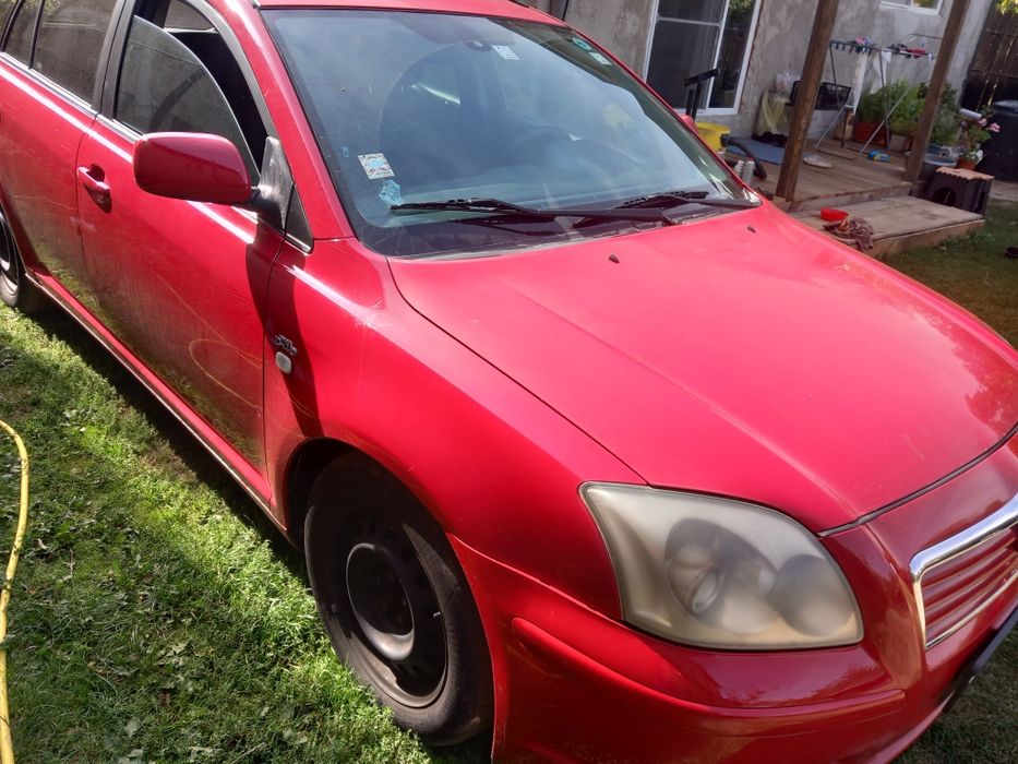 Toyota avensis anul 2005