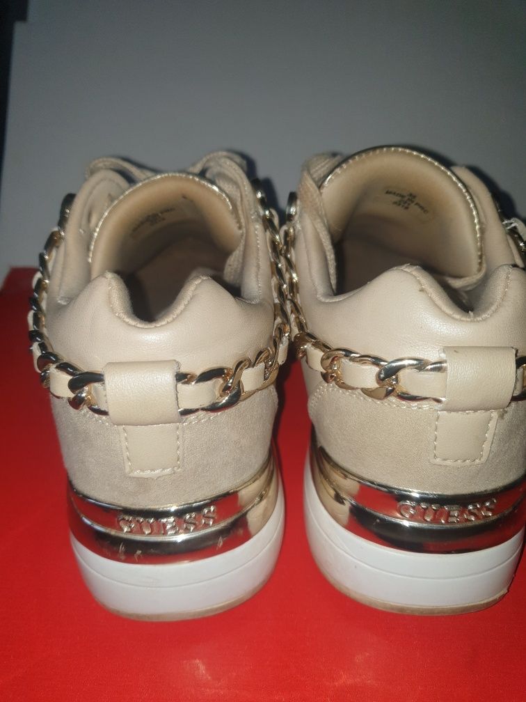 Sneakers Guess măsura 35 talpă înaltă