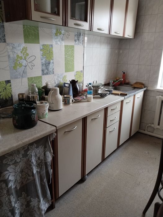 Продам 2 комнатную квартиру в спутнике-8. На втором этаже. Дом деревян