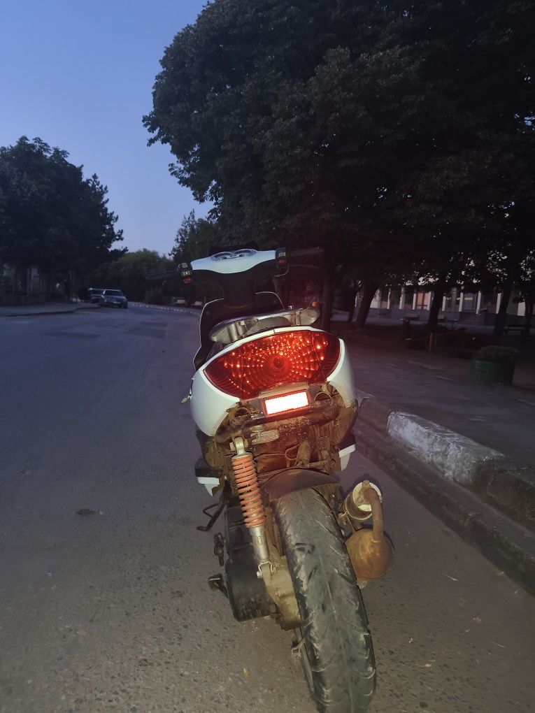 Продавам скутер 50 кубика KEEWAY
