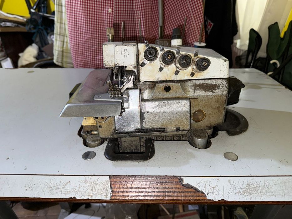 Masina de surfilat Metalica cu 3 fire