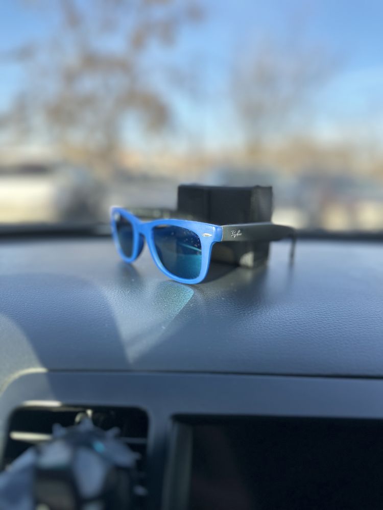 Продам очки Ray-Ban Wayfarer