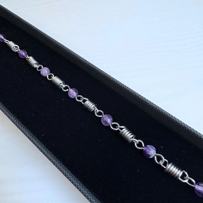 Ръчно изработена гривна с естествени камъни аметист