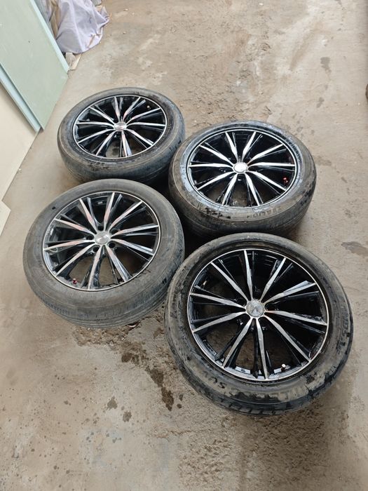 Продам Диски с резиной Weds Leonis R18  5*114,3 toyota