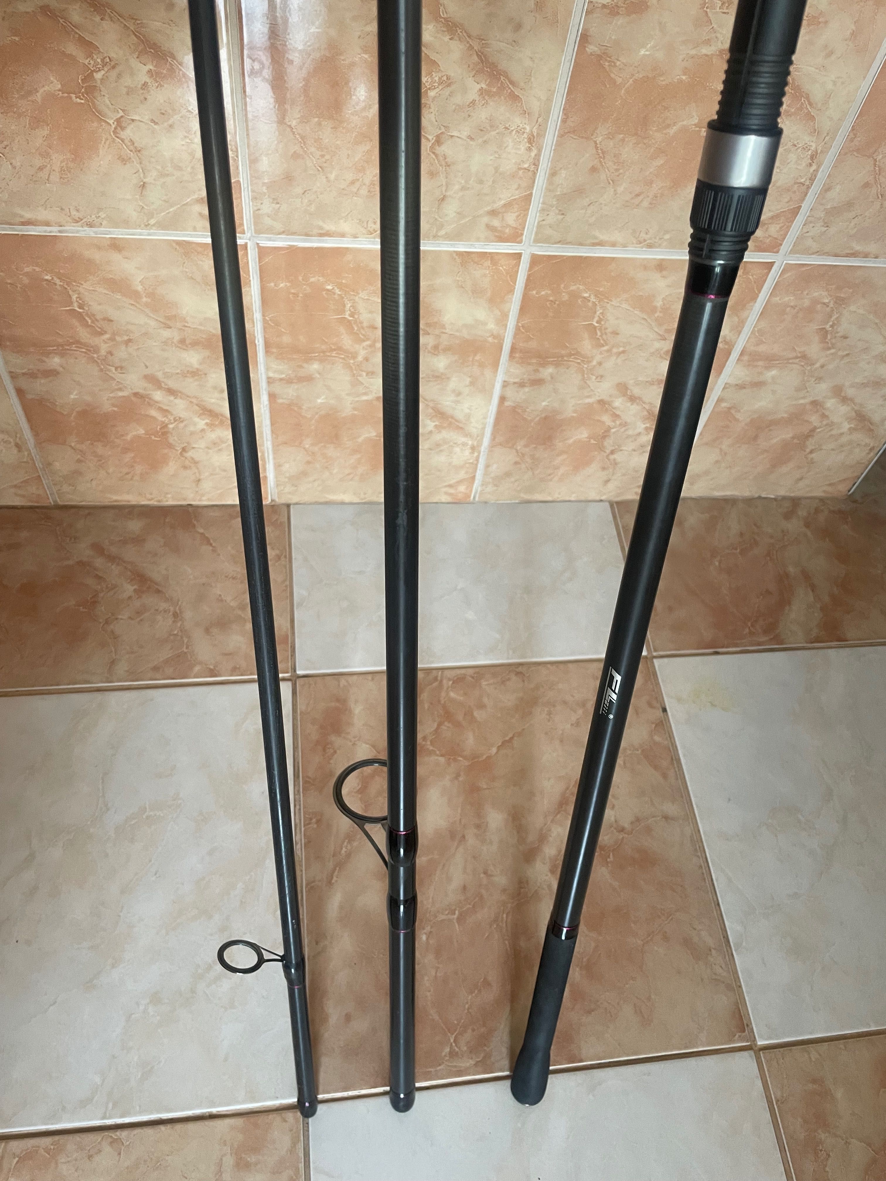 De vânzare 5 lansete Flx 10 model 2023 3.90 , 3.75lb , 3 segmente