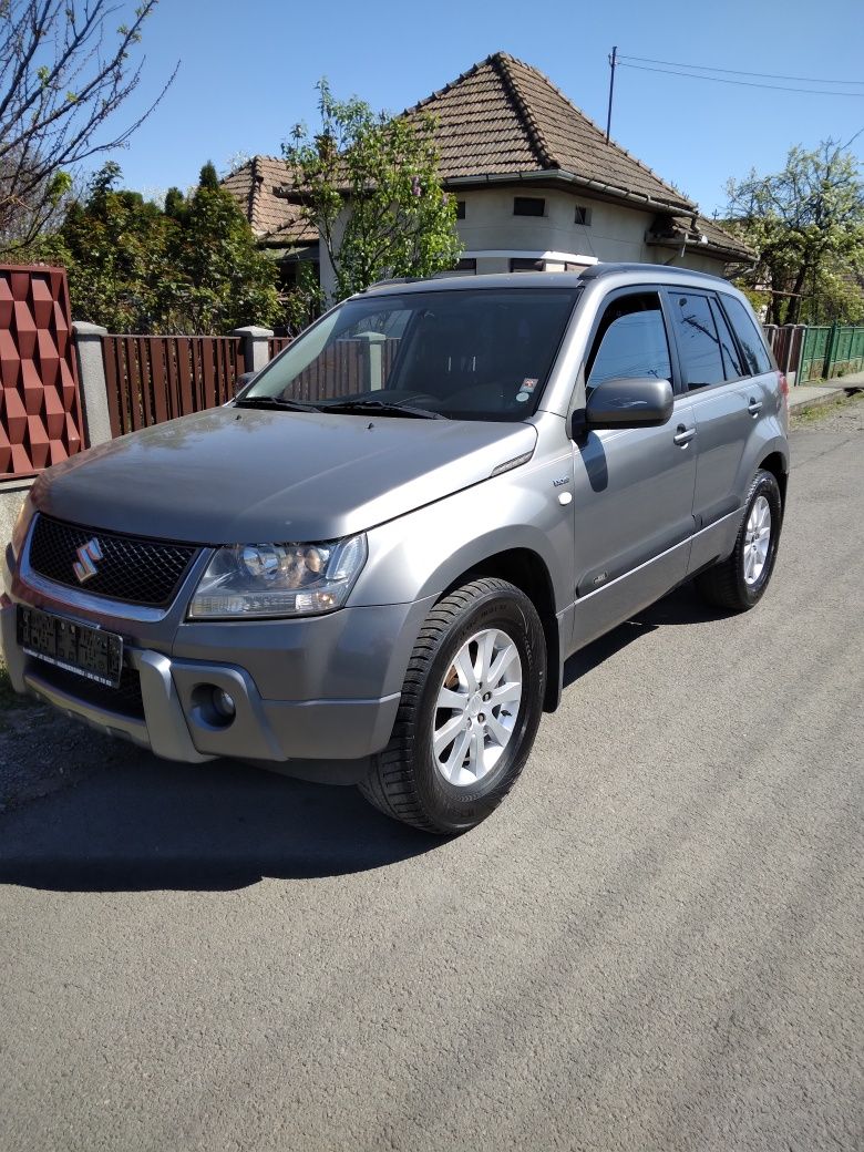 Suzuki grand vitara 1.9D 4x4 cu reductor