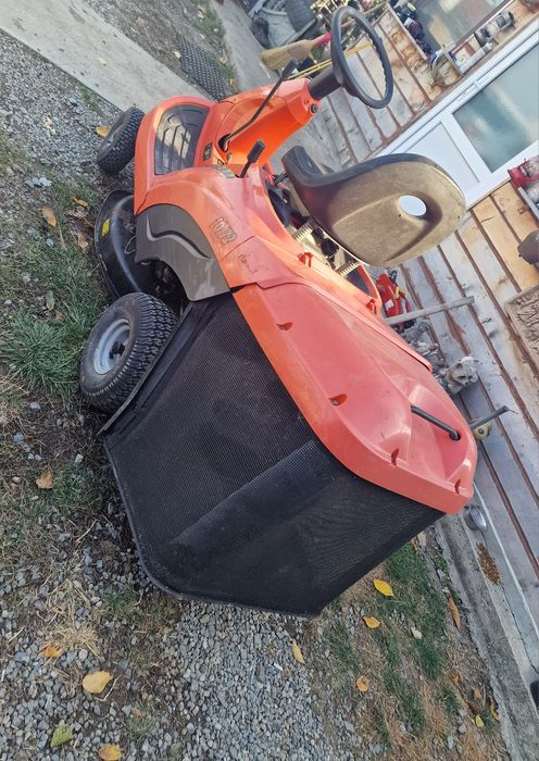 tractoras de tuns iarba