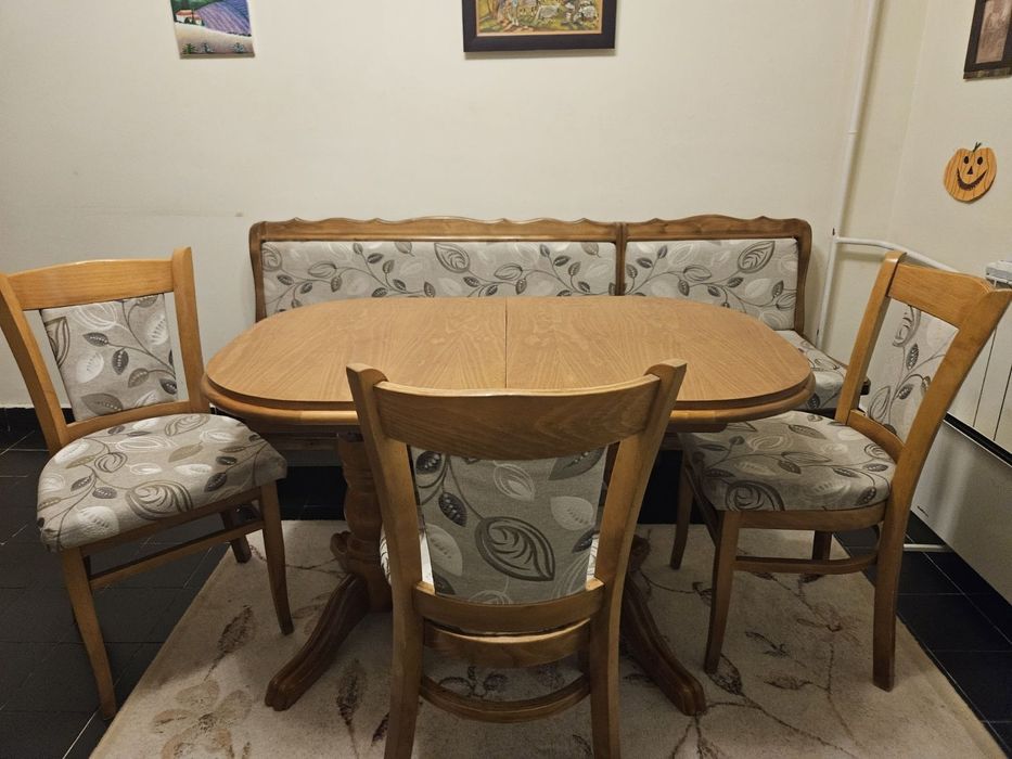 Мебели за трапезария