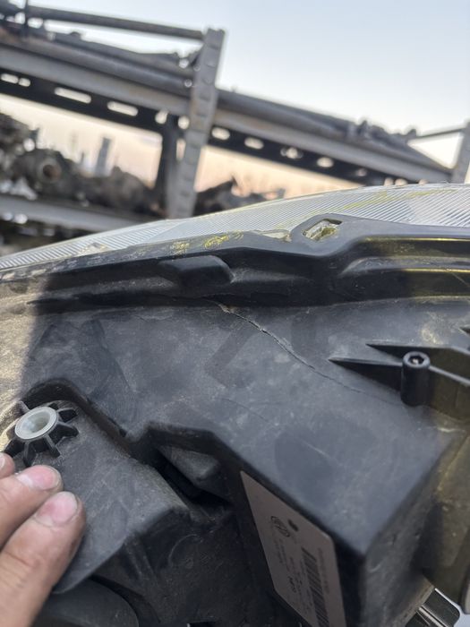 десен фар за vw caddy 2020-