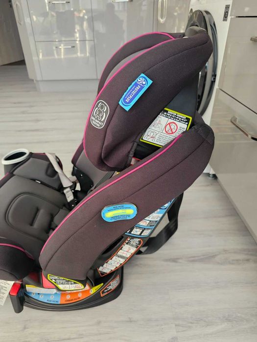 Столче за кола,от бебе до голямо детенце .