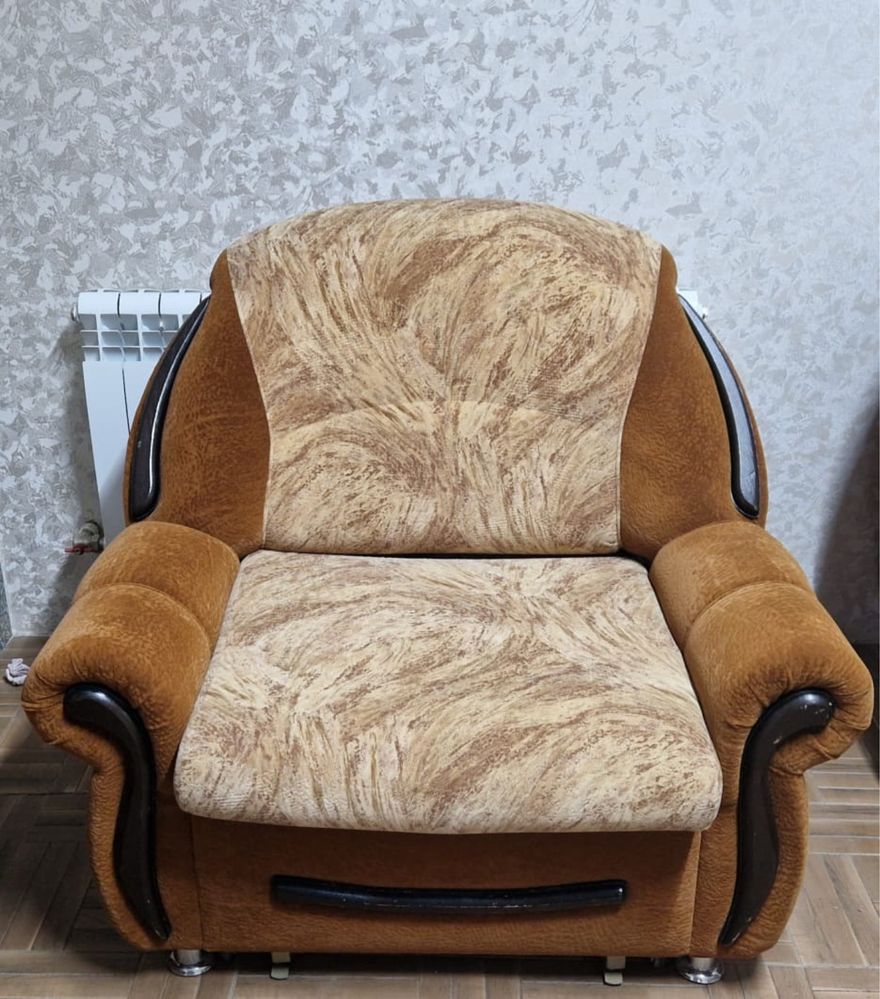 Продаю диван и кресло 2+1