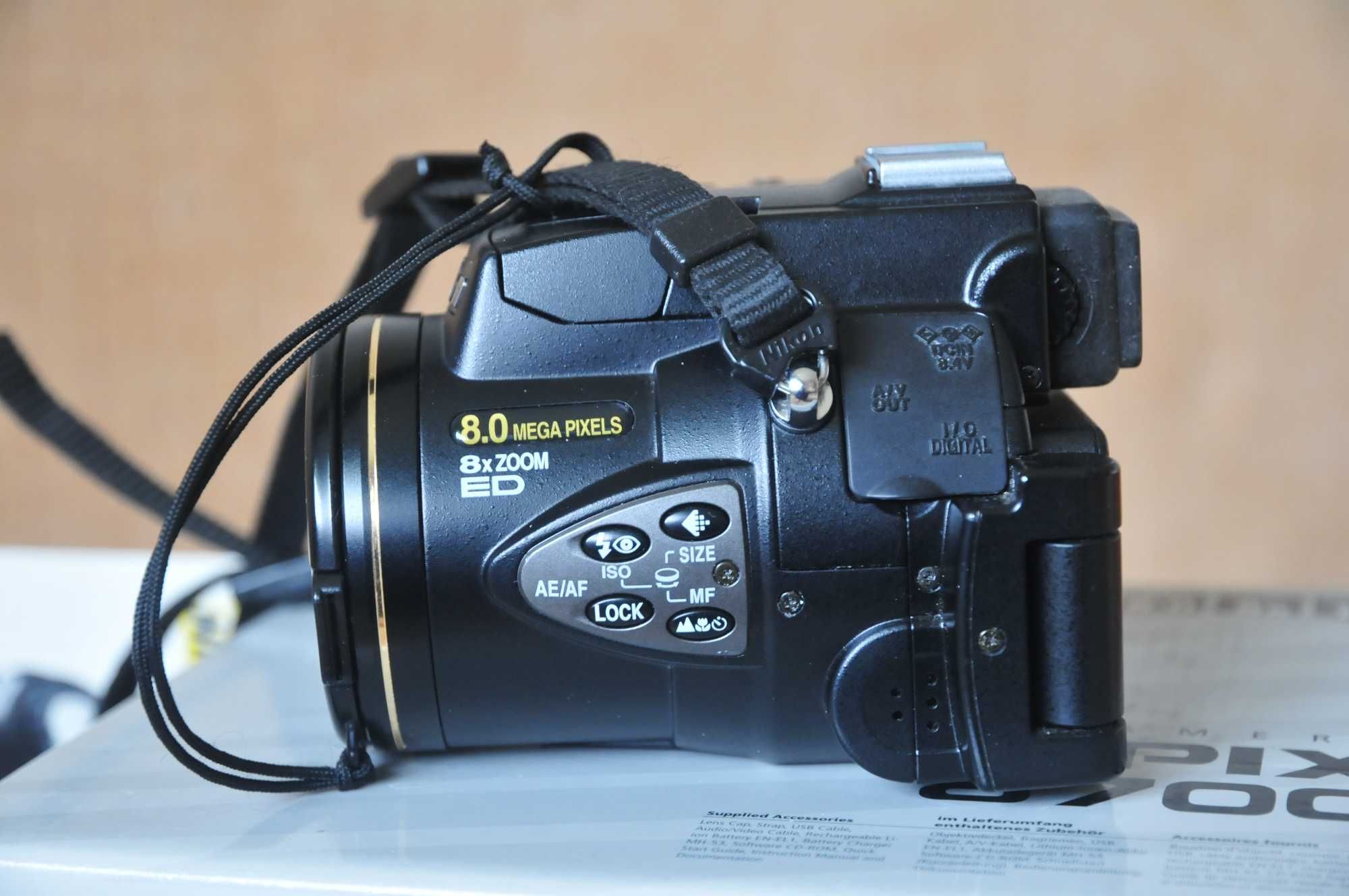 Продавам Nikon Coolpix 8700