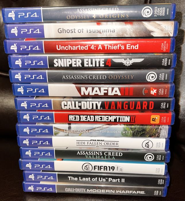 Vand jocuri PS4 in stare perfecta