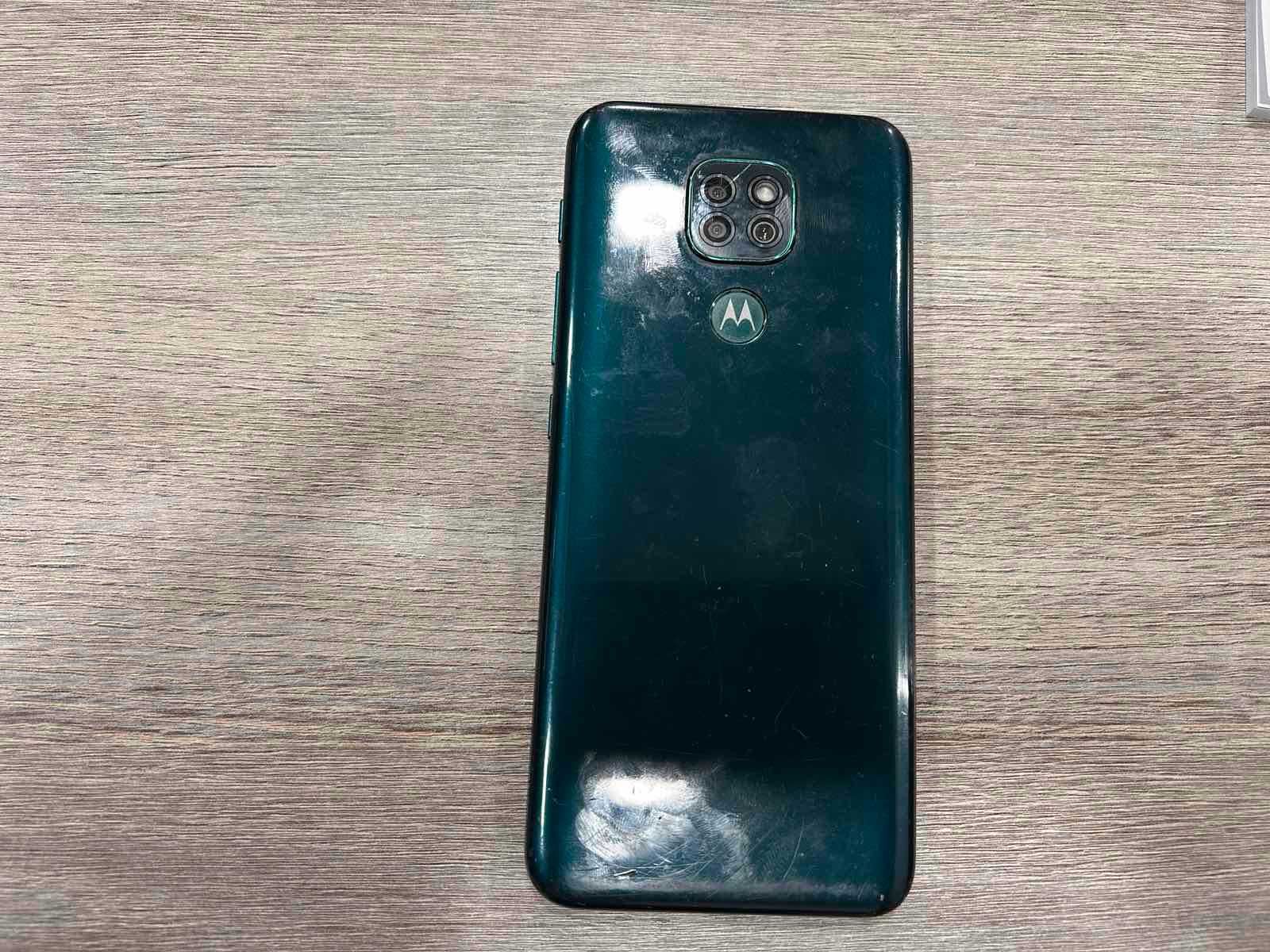 Продавам Motorola Moto G9