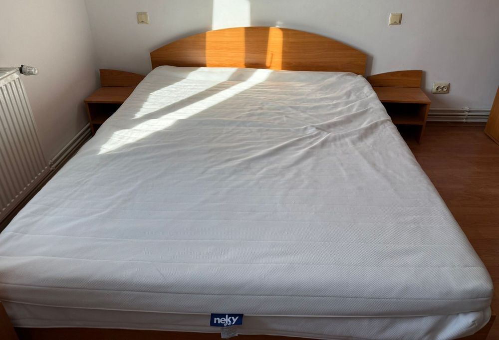 Vând mobila de dormitor și mobila de bucătărie complet utilata