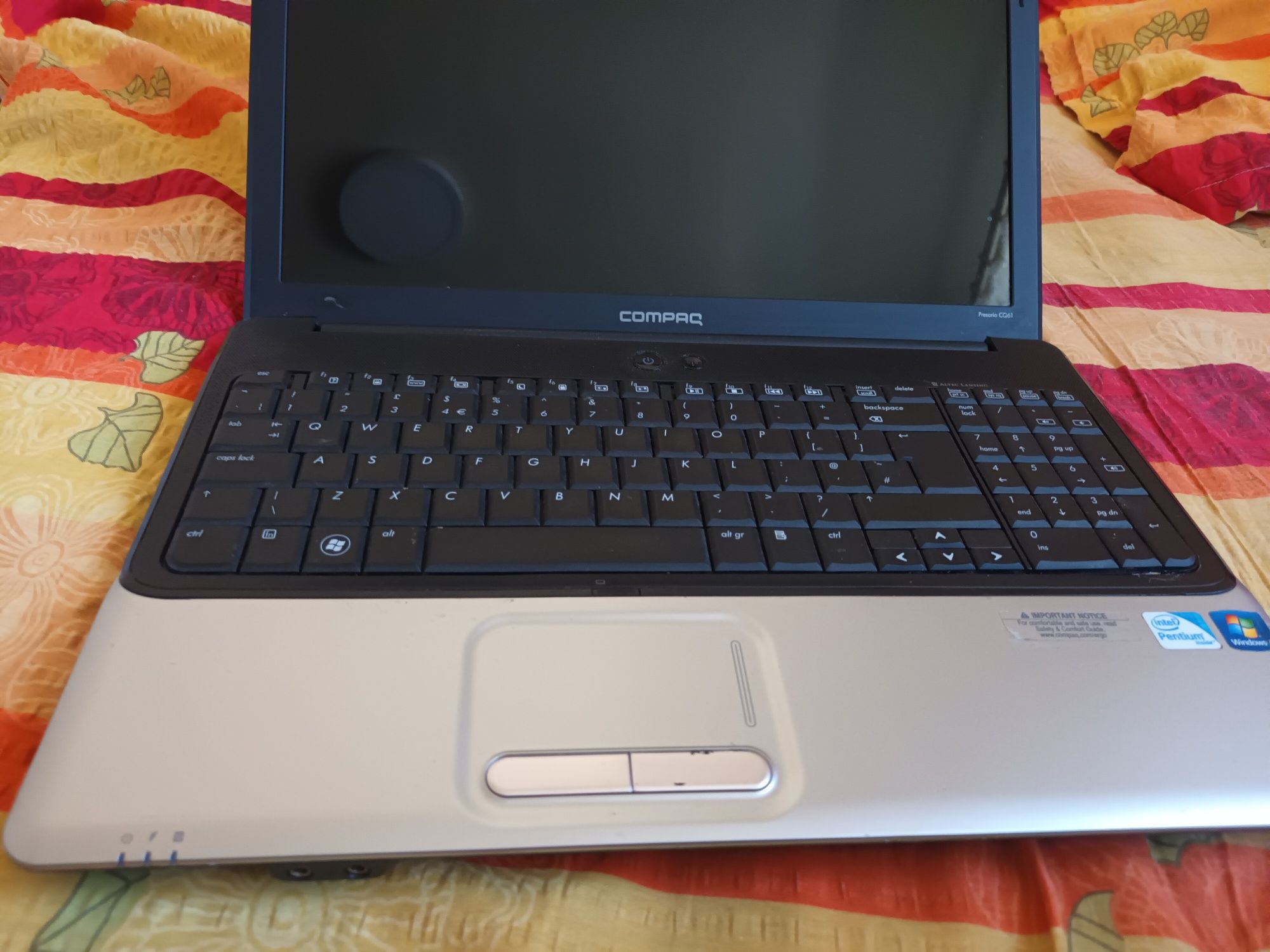 Vând laptop Compaq