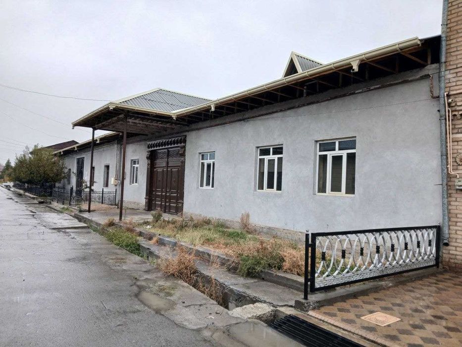 Hovli uy sotiladi shoshilinch