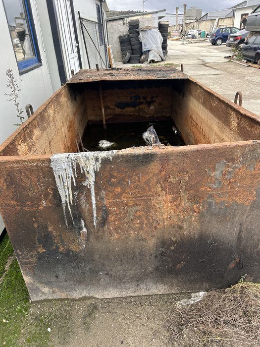 Vand bazin din tabla groasa aprox. 3.5 lungime x 1.5 latime x 1 inalti