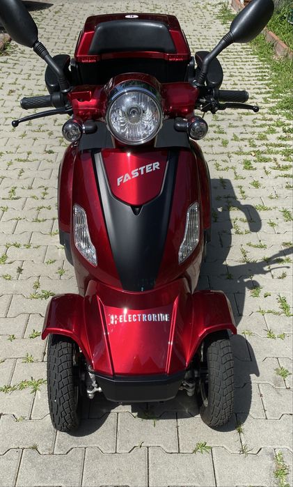 scuter electric cu 4 roti