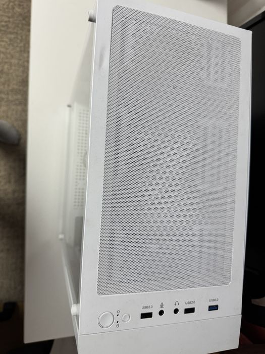Vand pc gaming in stare excelenta